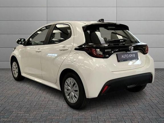 Nuova Toyota Yaris Hybrid Active 116 CV (85 kW) 2026 Bianco Berlina