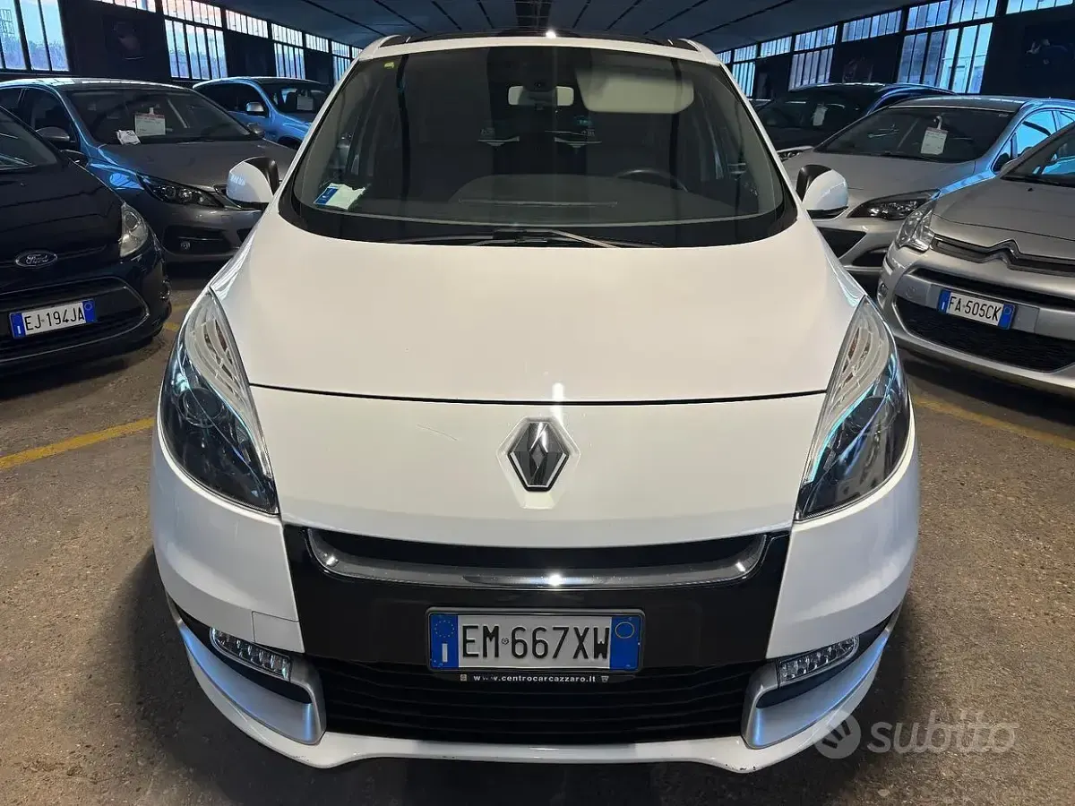Usata Renault Scénic III Bose Edition 110 CV (80 kW) 2012 Bianco Monovolume