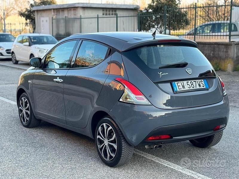 Usata Lancia Ypsilon S 69 CV (50 kW) 2014 Grigio Utilitaria