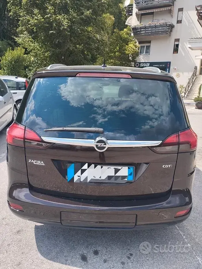 Usata Opel Zafira Tourer 131 CV (96 kW) 2012 Viola Monovolume