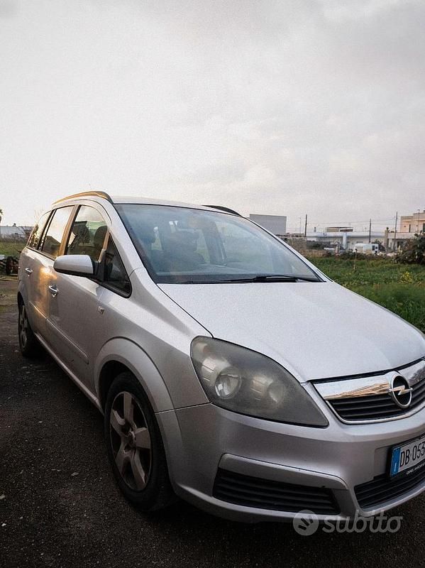 Usata Opel Zafira 120 CV (88 kW) 2006 Grigio Monovolume