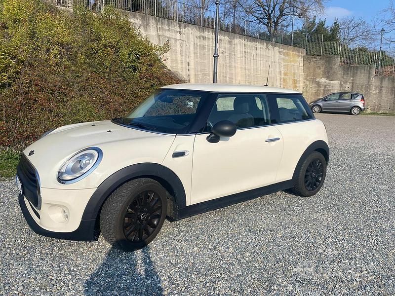 Usata Mini ONE 75 CV (55 kW) 2016 Utilitaria