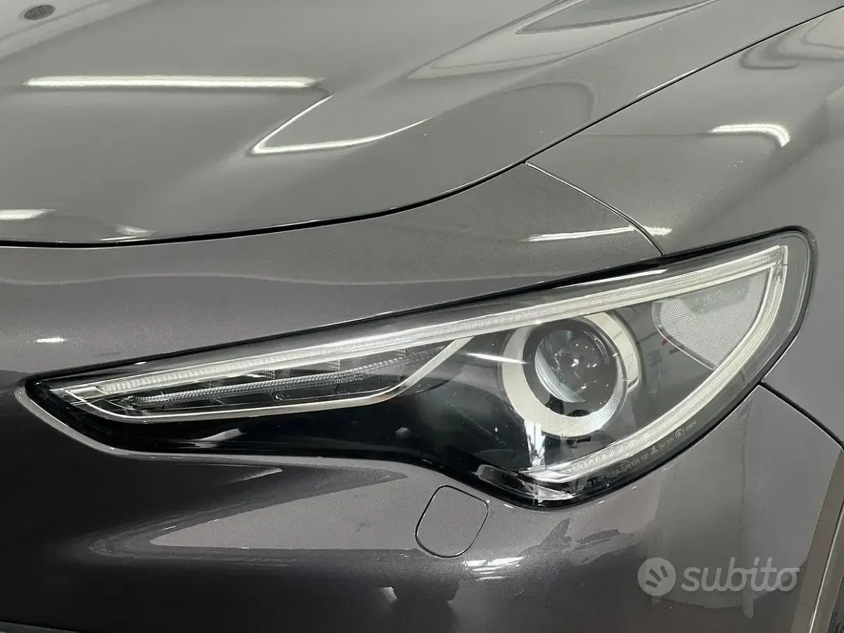 Usata Alfa Romeo Stelvio 209 CV (153 kW) 2022 Grigio SUV