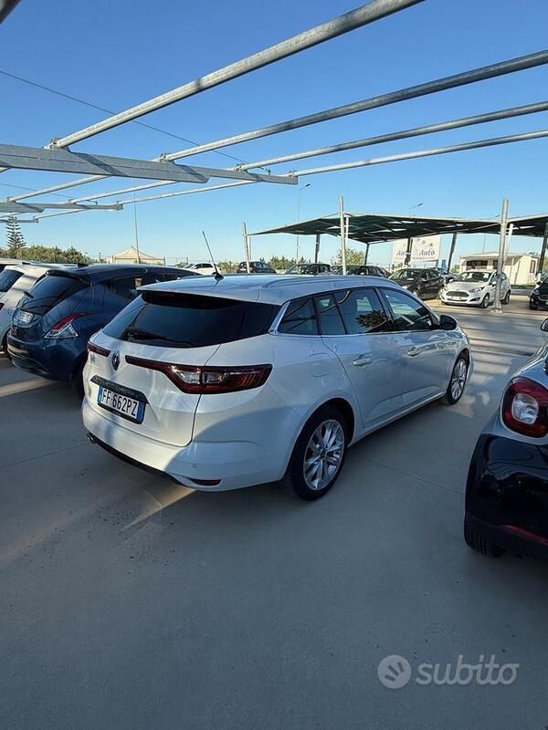 Usata Renault Mégane GrandTour Bose Edition 110 CV (80 kW) 2016 Bianco Station wagon