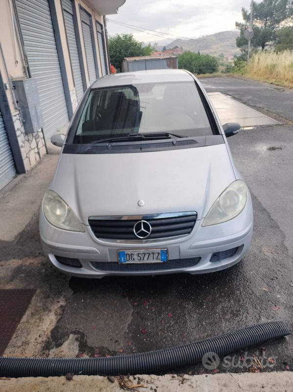 Argento Usata 2007 Mercedes A160 Classic Due volumi | 1299 € (Super prezzo) - Immagine 1/4