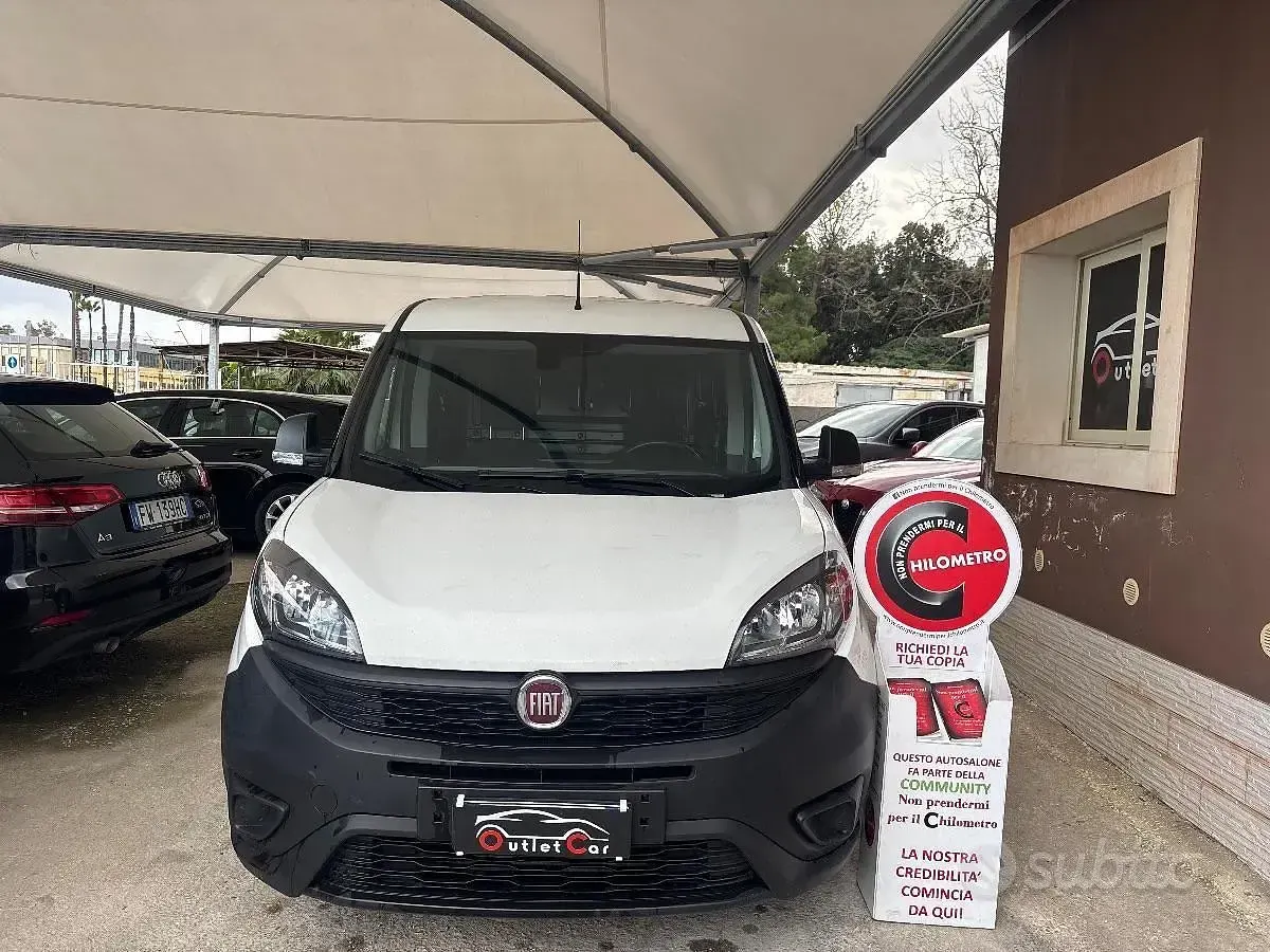 Usata Fiat Doblò Trekking 120 CV (88 kW) 2021 Bianco Monovolume
