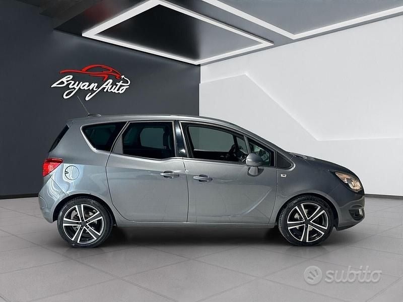 Grigio Usata 2016 Opel Meriva Cosmo Monovolume | 6900 € (Buon prezzo) - Immagine 1/4