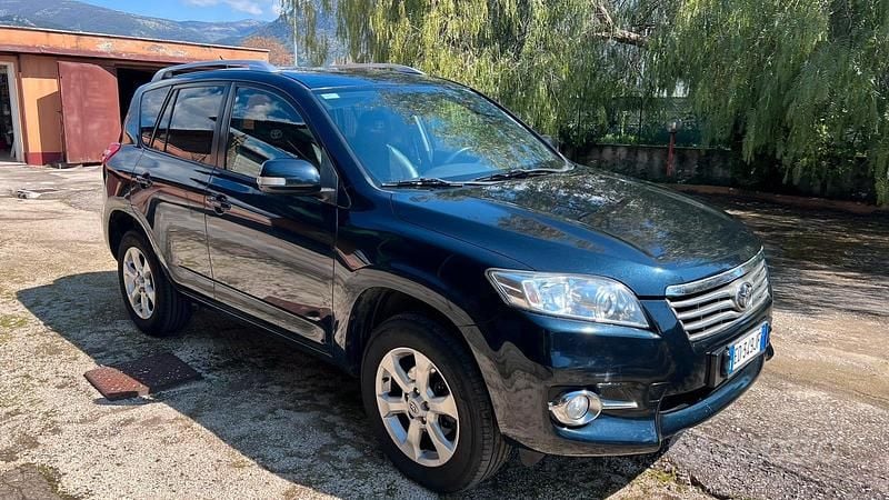 Usata Toyota RAV4 150 CV (110 kW) 2010 Blu SUV