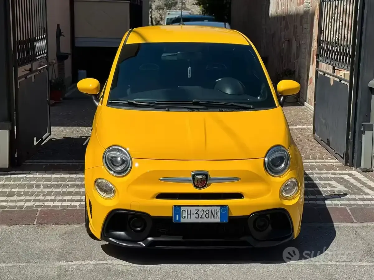 Usata Abarth 595 145 CV (106 kW) 2021 Giallo Utilitaria