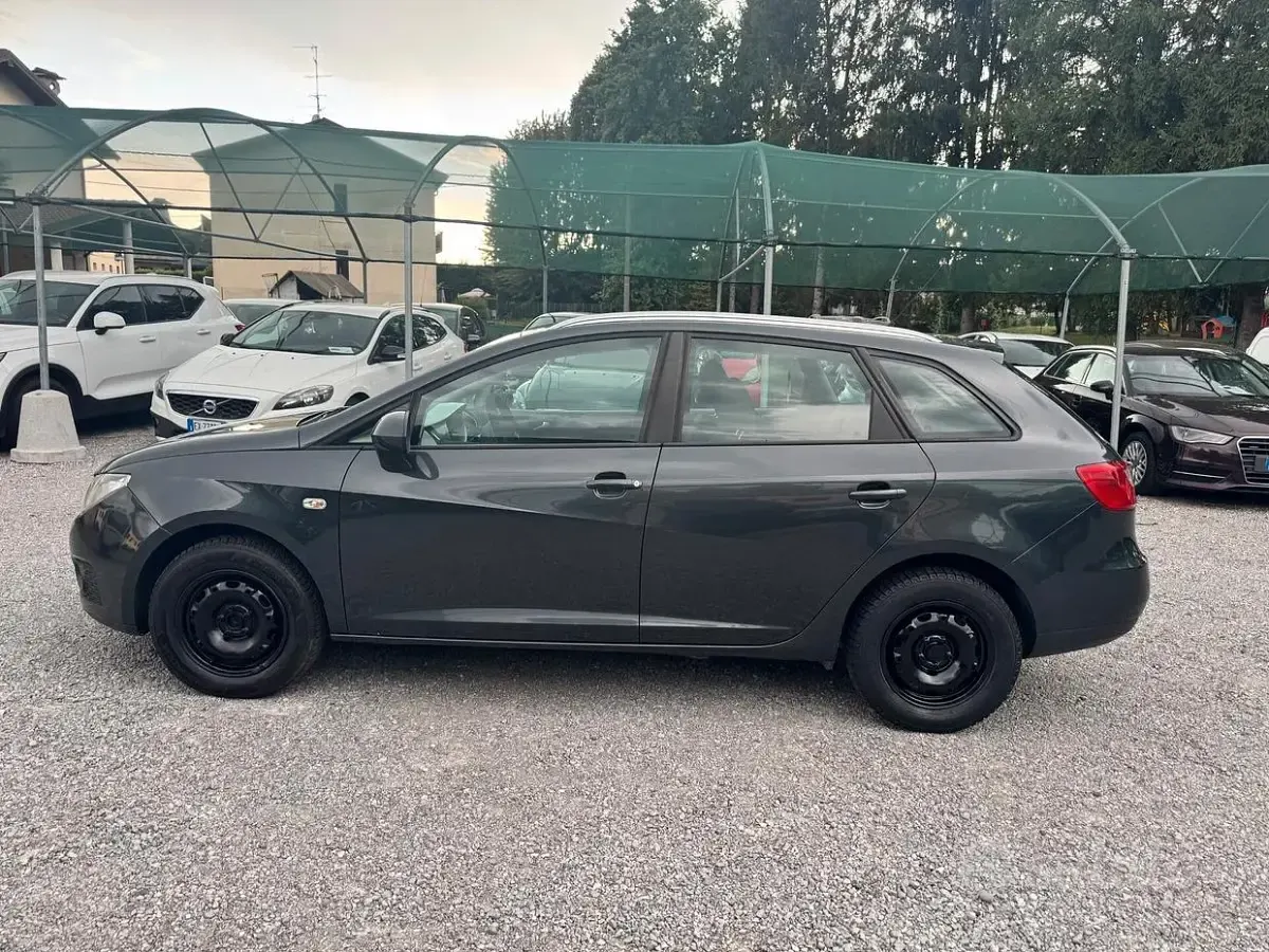Usata Seat Ibiza Reference 75 CV (55 kW) 2010 Grigio Berlina