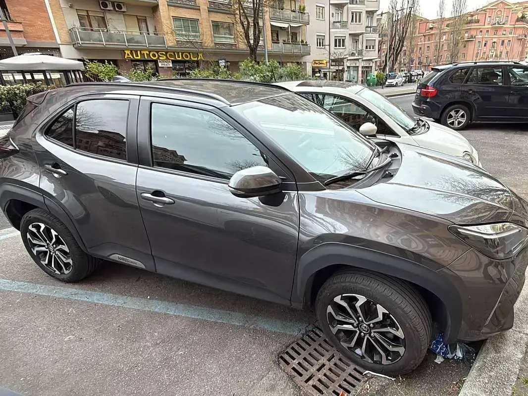 Usata Toyota Yaris Cross Trend 116 CV (85 kW) 2022 Grigio SUV