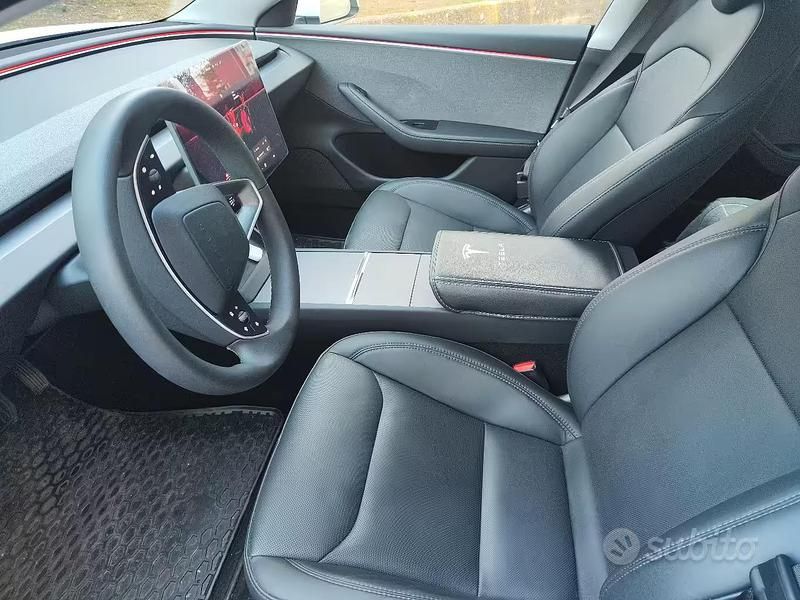 Usata Tesla Model 3 RWD 208 kW (283 CV) 2025 Bianco Berlina