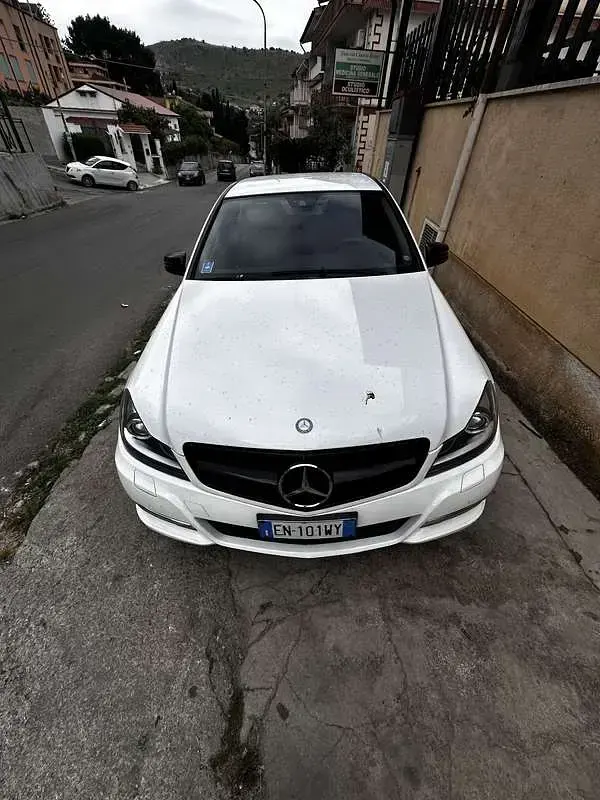 Usata Mercedes C200 Elegance 136 CV (100 kW) 2012 Bianco Berlina