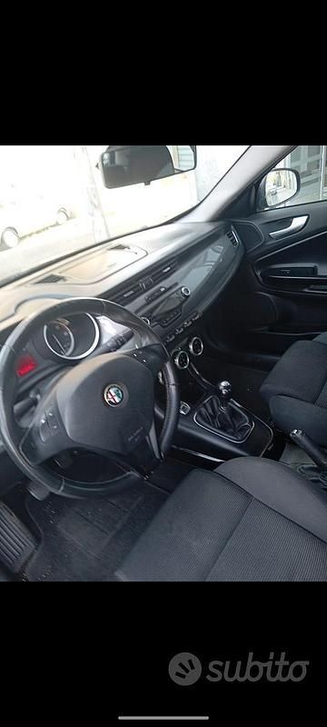 Usata Alfa Romeo Giulietta 105 CV (77 kW) 2013 Nero Utilitaria