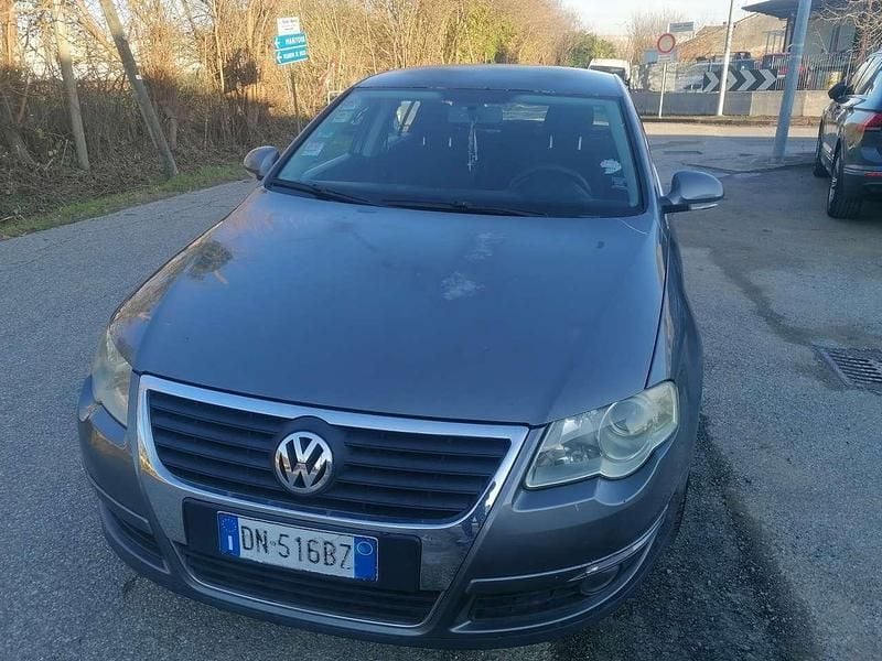 Other Usata 2008 VW Passat Comfortline Tre volumi | 2200 € (Super prezzo) - Immagine 1/4