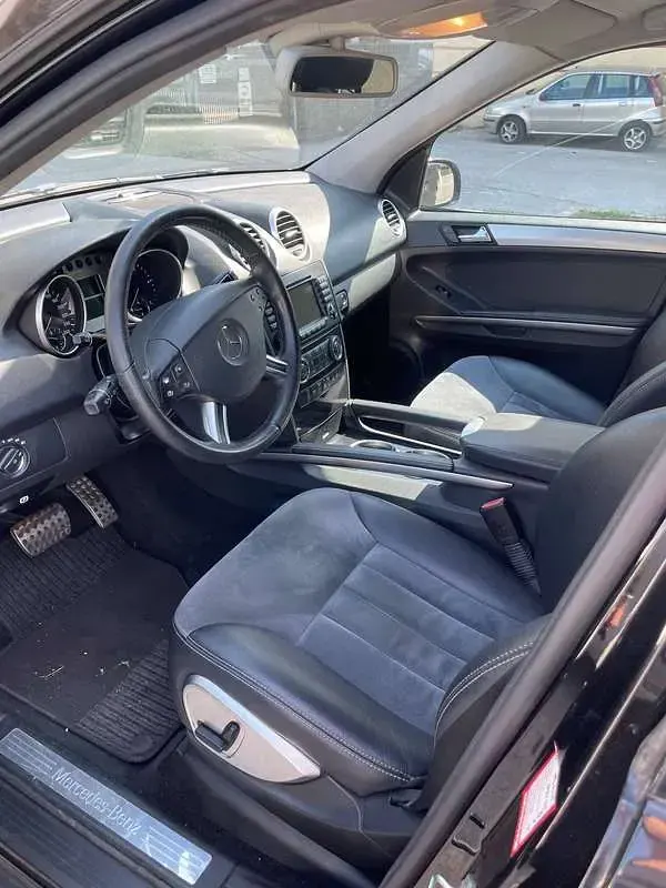 Usata Mercedes ML320 224 CV (164 kW) 2008 Nero SUV