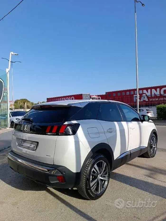 Usata Peugeot 3008 Allure 131 CV (96 kW) 2023 Bianco SUV