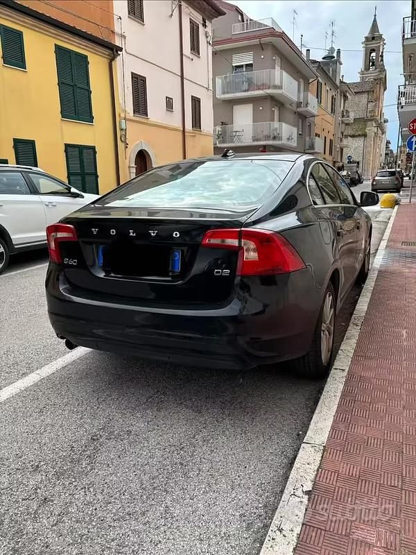 Usata Volvo S60 120 CV (88 kW) 2016 Nero Berlina