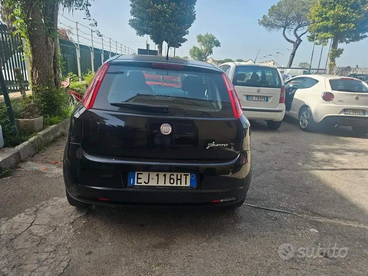 Usata Fiat Grande Punto Dynamic 75 CV (55 kW) 2009 Nero Utilitaria