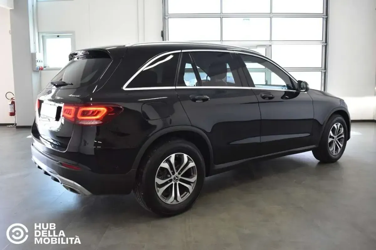 Usata Mercedes GLC200 Business 197 CV (144 kW) 2021 Nero SUV