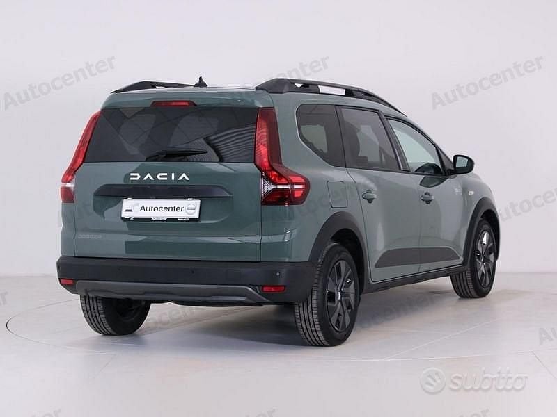 Gebraucht Dacia Jogger Expression 101 PS (74 kW) 2025 Grün Van / Kleinbus