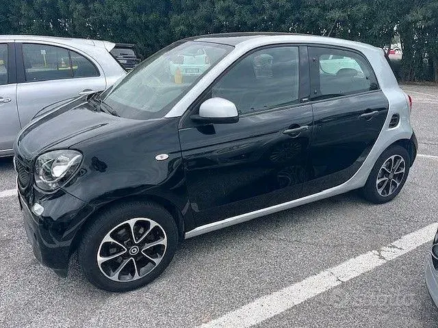Usata Smart ForFour Passion 71 CV (52 kW) 2016 Nero Utilitaria