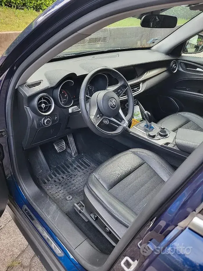 Usata Alfa Romeo Stelvio 190 CV (139 kW) 2019 Blu SUV