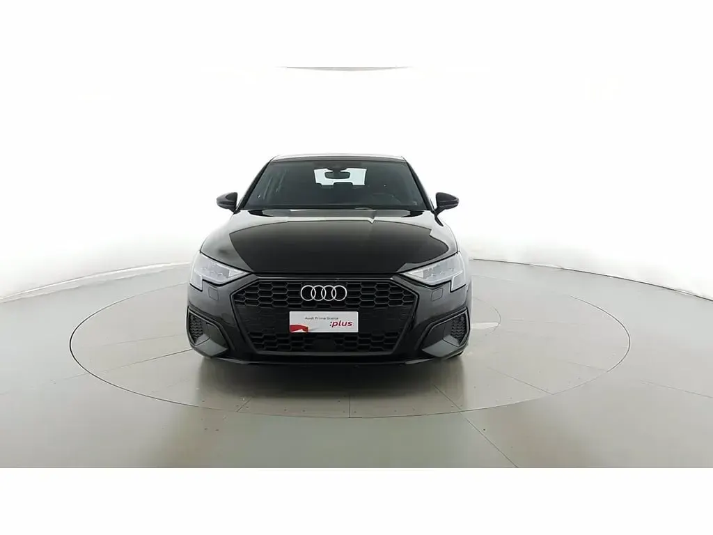 Usata Audi A3 Sportback e-tron Business 204 CV (150 kW) 2024 Nero mito metallizzato Utilitaria
