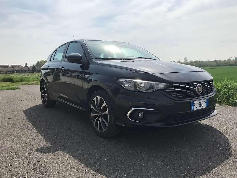 Usata Fiat Tipo Easy 120 CV (88 kW) 2016 Nero Berlina