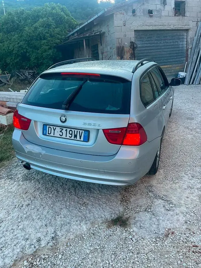 Usata BMW 320 177 CV (130 kW) 2009 Grigio Station wagon