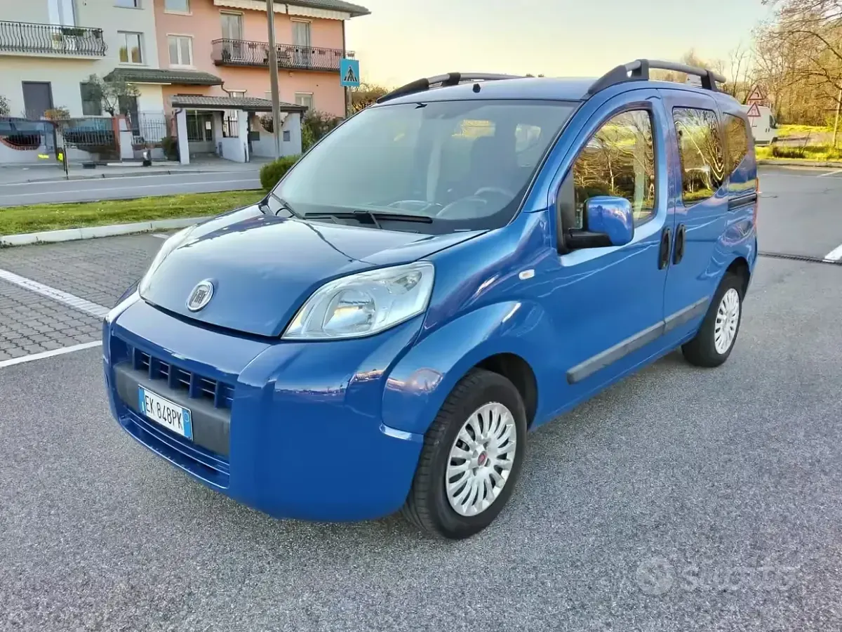 Usata Fiat Qubo Trekking 77 CV (56 kW) 2011 Bluazzurro Monovolume