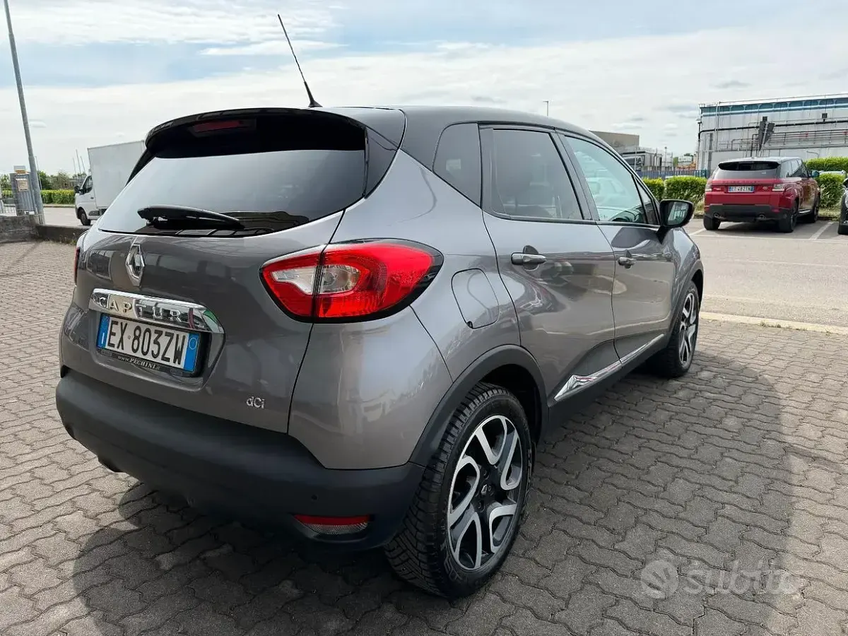 Usata Renault Captur 90 CV (66 kW) 2015 Grigio SUV