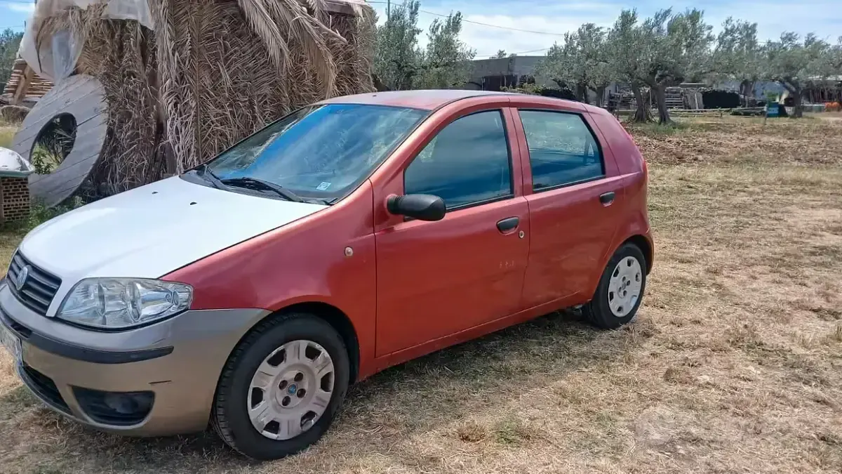 Usata Fiat Punto 60 CV (44 kW) 2004 Rosso Utilitaria