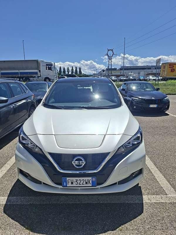 Bianco Usata 2019 Nissan Leaf N-Connecta Due volumi | 11.000 € (Buon prezzo) - Immagine 1/4