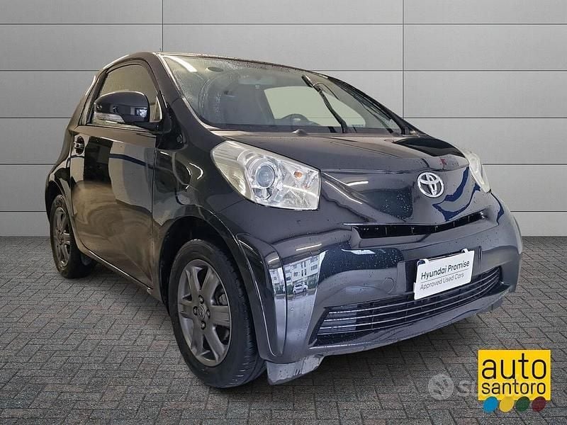 Begagnad Toyota iQ Sol 68 HK (50 kW) 2010 Svart Halvkombi