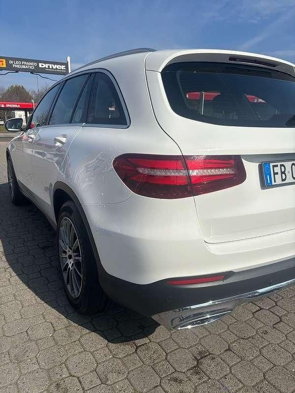 Usata Mercedes GLC250 204 CV (150 kW) 2016 Bianco SUV
