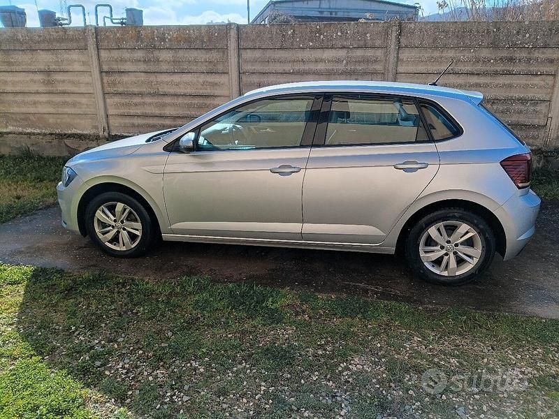 Usata VW Polo Comfortline 95 CV (69 kW) 2018 Grigio Utilitaria