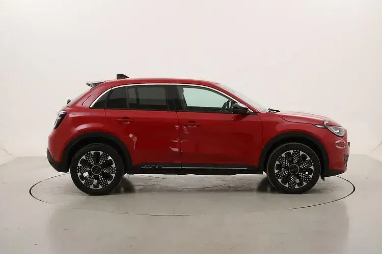 Begagnad Fiat 600 La Prima 135 HK (99 kW) 2025 Röd SUV
