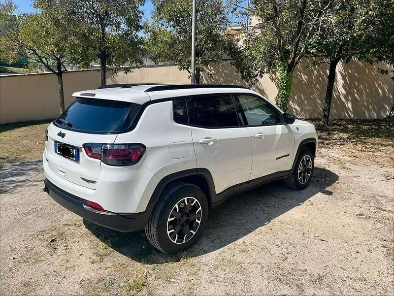 Usata Jeep Compass Trailhawk 179 CV (131 kW) 2023 Bianco SUV