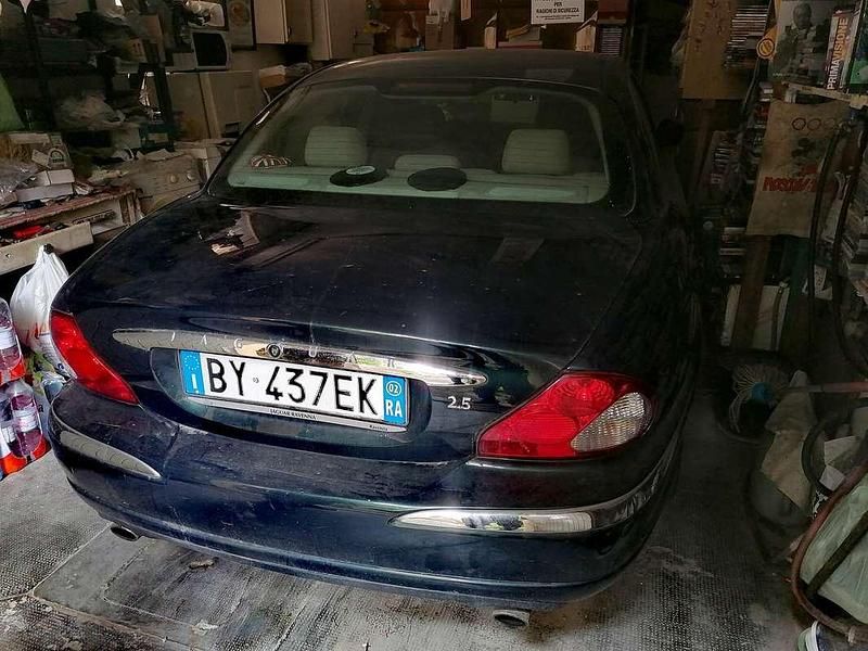 Usata Jaguar X-type 196 CV (144 kW) 2002 Verde Berlina