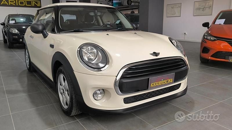 Usata Mini ONE 102 CV (75 kW) 2016 Bianco Utilitaria