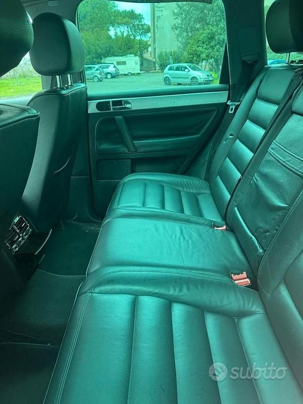 Usata VW Touareg 174 CV (127 kW) 2005 Grigio SUV