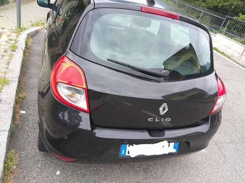 Usado Renault Clio II Luxe 75 CV (55 kW) 2009 Berlina