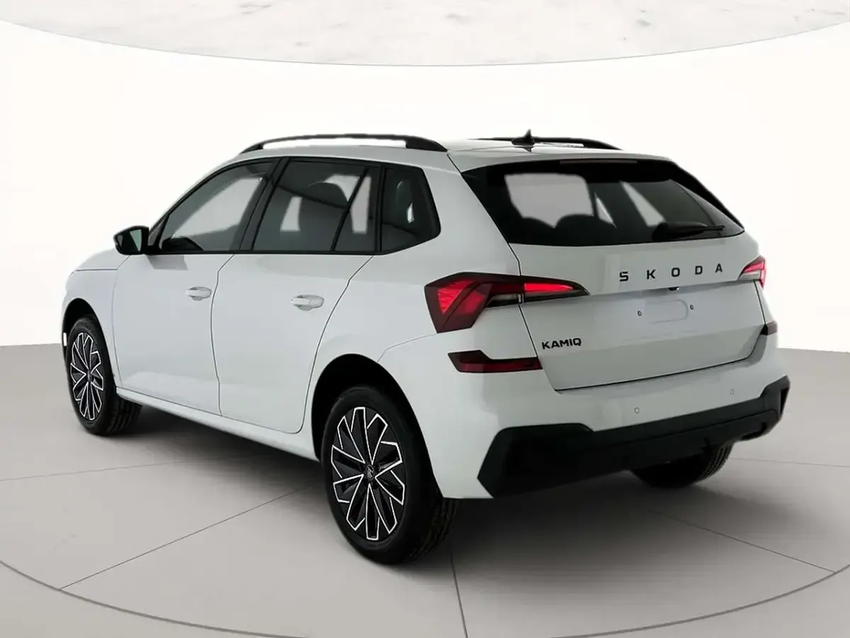 Nuova Skoda Kamiq 116 CV (85 kW) 2026 Bianco luna metallizzato SUV