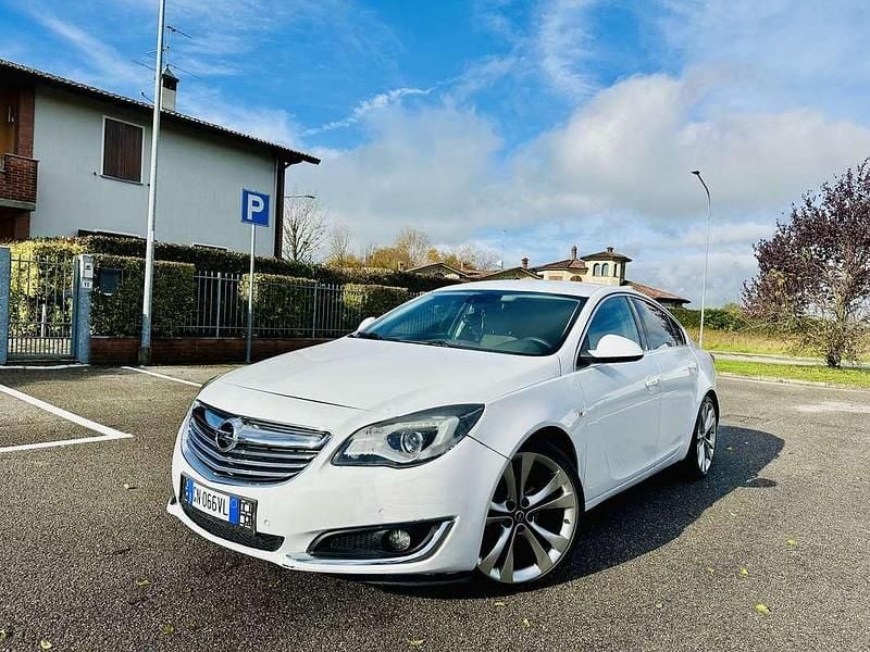 Usata 2015 Opel Insignia Business Tre volumi | 5900 € (Buon prezzo) - Immagine 1/4