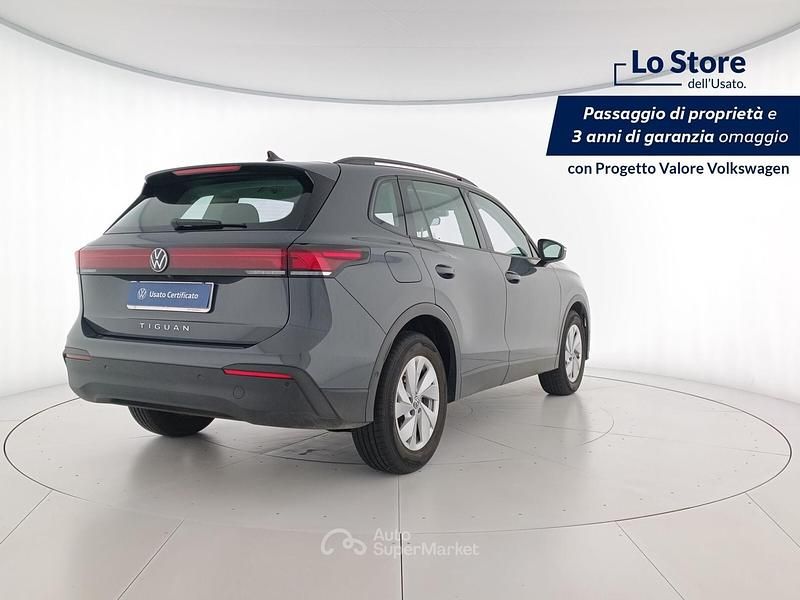 Gebraucht VW Tiguan Life 150 PS (110 kW) 2025 Grau SUV