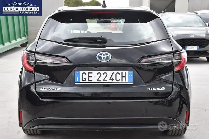 Usata Toyota Corolla Business Edition 122 CV (89 kW) 2021 Nero Station wagon