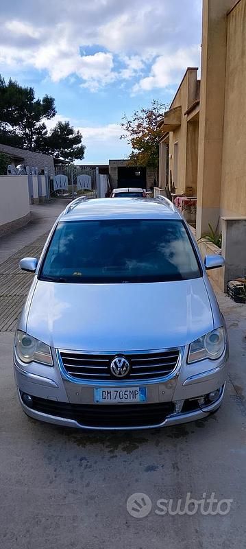 Usata VW Touran 2008 Grigio Monovolume