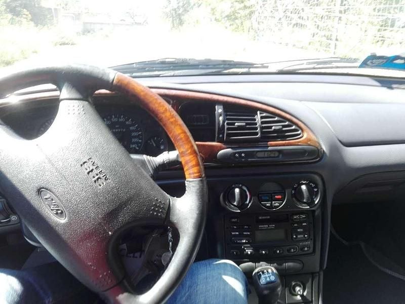 Usata Ford Mondeo Ghia 131 CV (96 kW) 1997 Verde Berlina