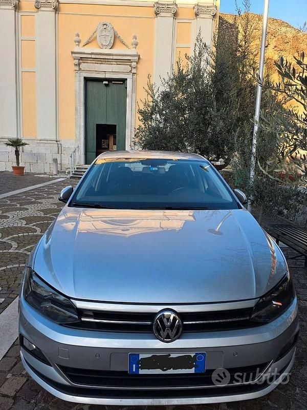 Usata VW Polo Comfortline 90 CV (66 kW) 2018 Grigio Utilitaria